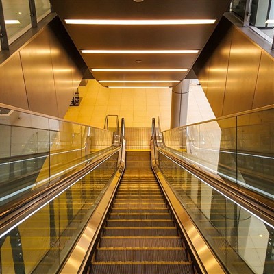 Escalator nan sant komèsyal